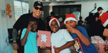 Daddy Yankee lleva alegría navideña a los niños de su organización Daddy´s House en República Dominicana