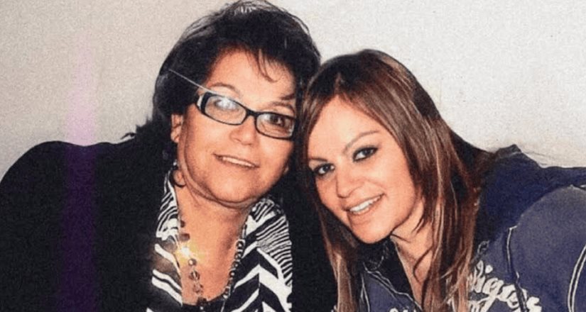 Hospitalizan de emergencia a mamá de Jenni Rivera