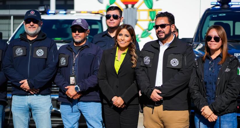 Entrega alcaldesa Claudia Agatón equipamiento a Bomberos y Protección Civil