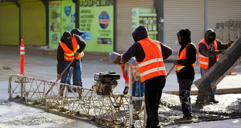 Reanuda Gobierno de Ensenada pavimentación de la calle Mina en la colonia Aviación