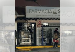 Hombre es atacado por arma de fuego y muere al interior de una tienda