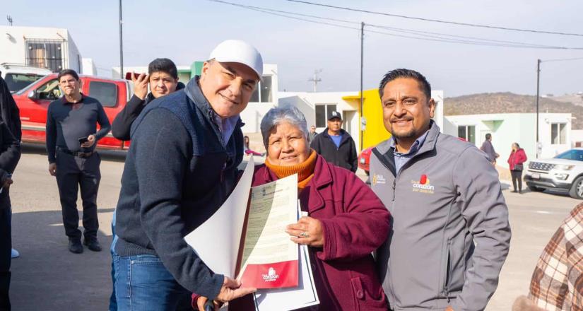 Gobierno de la 4T entrega viviendas sin costo a familias tijuanenses afectadas por deslizamientos de tierra