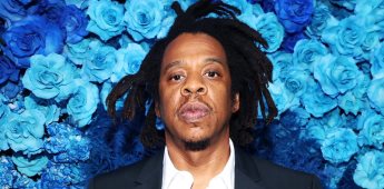 Jay-Z solicita desestimar demanda por agresión sexual; alega inconsistencias en el caso