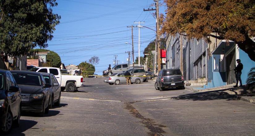 Asesinan a hombre dentro de su vehículo en la colonia Libertad