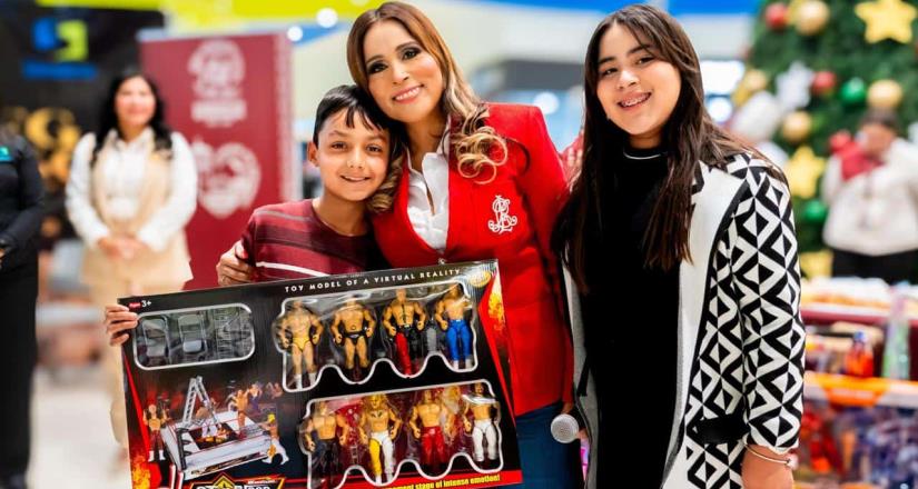 Celebra alcaldesa Claudia Agatón con las familias ensenadenses en la Mega Rosca de Reyes 2025